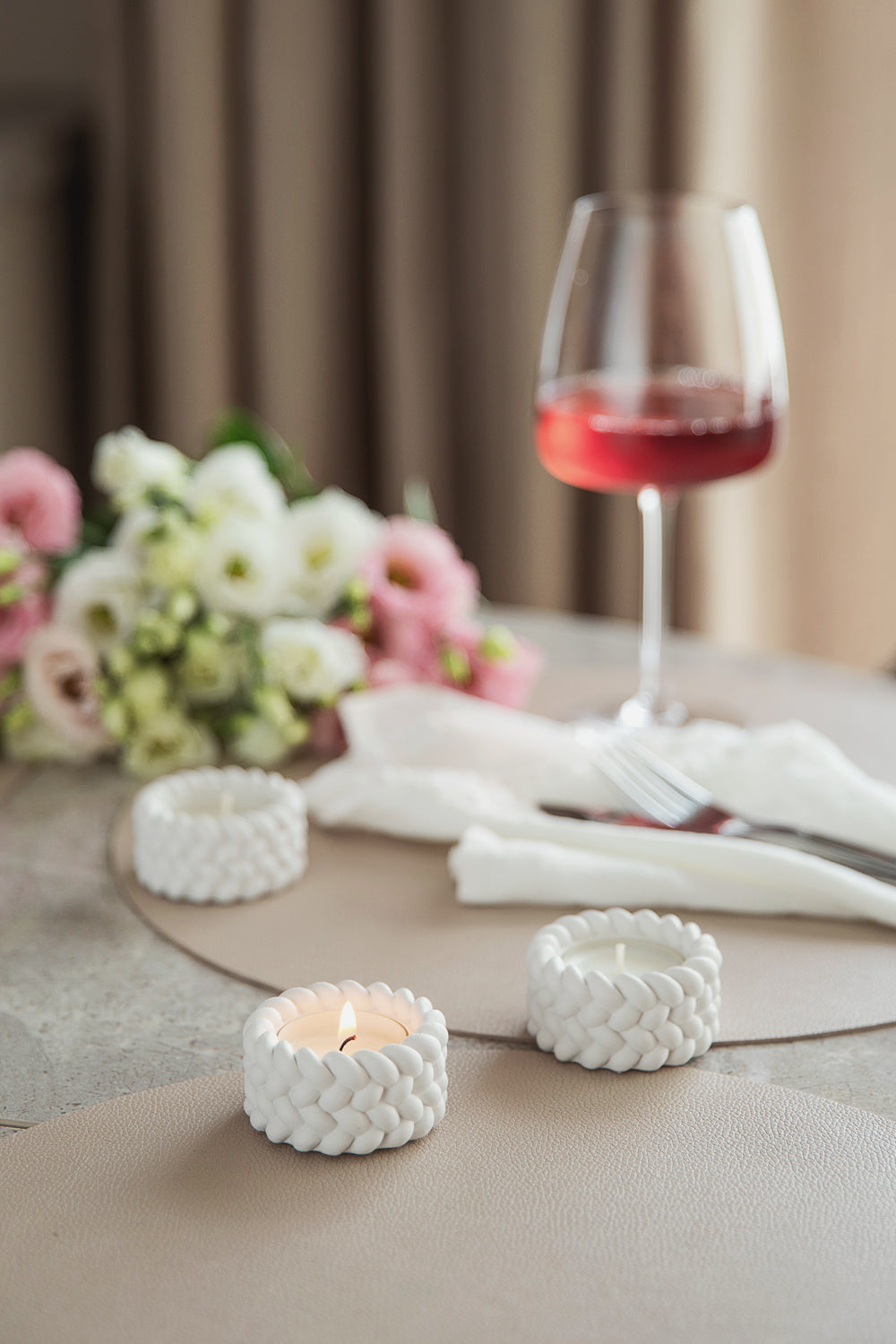 Balti ģipša tējas sveču turētāji (3 gab.) – minimālisma dizains ar virves detaļām (3 gab.)