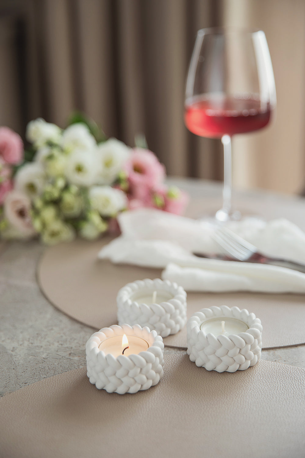Balti ģipša tējas sveču turētāji (3 gab.) – minimālisma dizains ar virves detaļām (3 gab.)