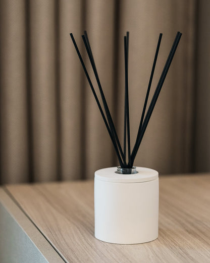 Elegant 100 ml  Reed Diffuser with White Gypsum Cover - Home Fragrance