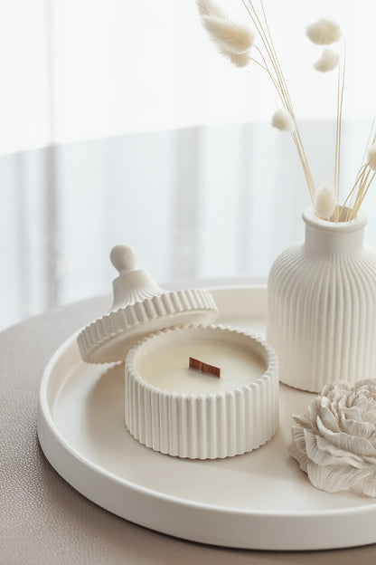 Dāvanu komplekts ar aromātisku sveci, lielu paplāti, vāzi un peonijas ziedu - Elegant Gypsum Home Decor