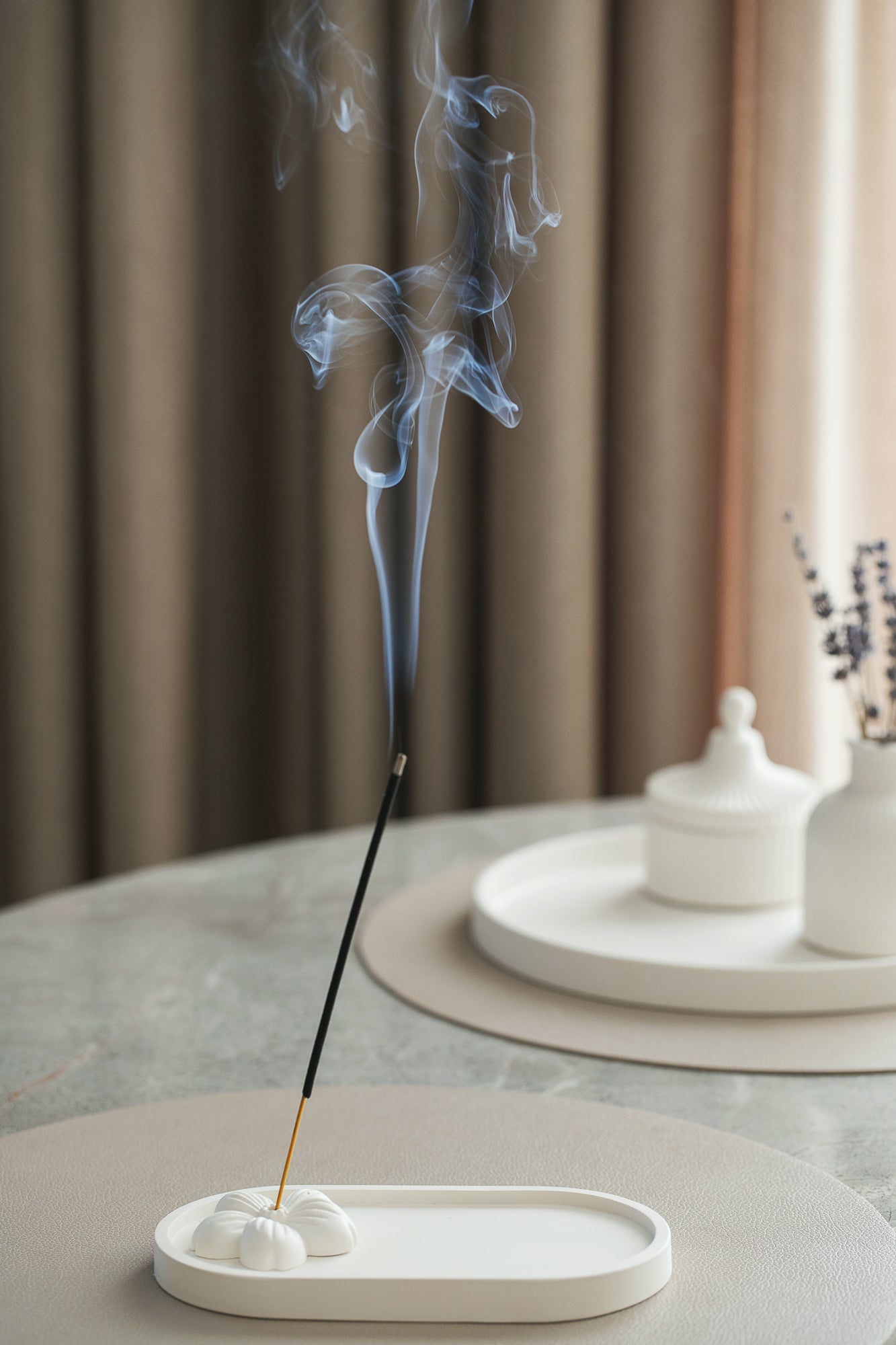 Moderns minimālistisks vīraka turētājs ar paplāti – elegants vīraka kociņu deglis un pelnu uztvērējs | Lieliska garīgās meditācijas dāvana | Mājas dekors