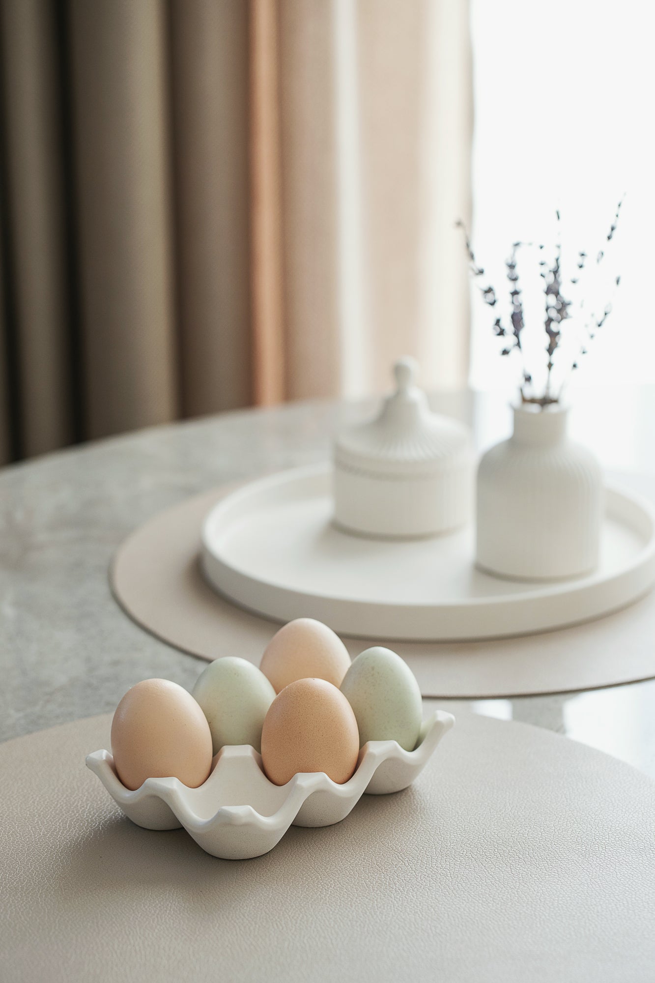 Handmade White Easter Egg Holder – 6-Grids Egg Tray & Storage Dish, Elegant Egg Crate for Kitchen Accessories