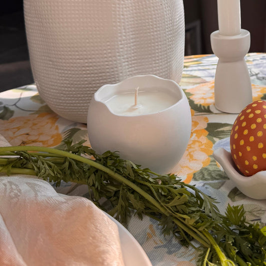 Roku darbs svece ģipša traukā – kokosriekstu vasks, kokvilnas dakts, 14 stundu degšanas laiks – minimālistisks mājas dekora dāvanai