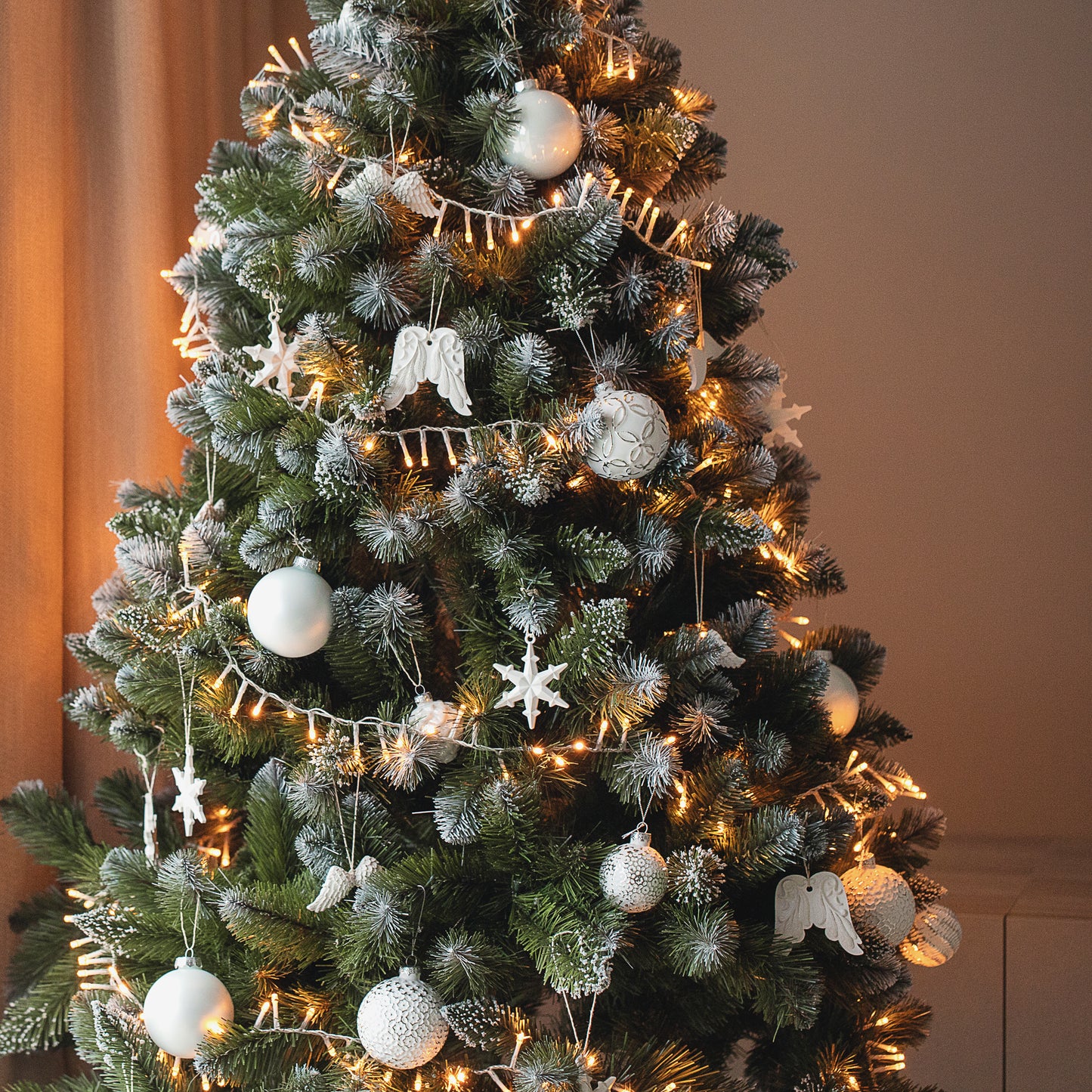 Angel Wings Ornament Set of 8 – Elegant Christmas Tree Decoration & Thoughtful Gift Idea