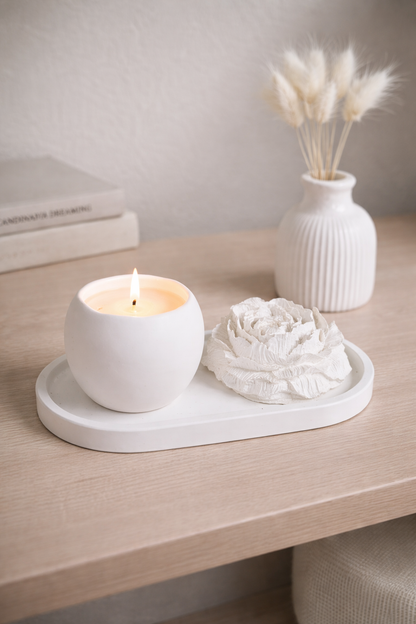 Roku darbs svece ģipša traukā – kokosriekstu vasks, kokvilnas dakts, 14 stundu degšanas laiks – minimālistisks mājas dekora dāvanai