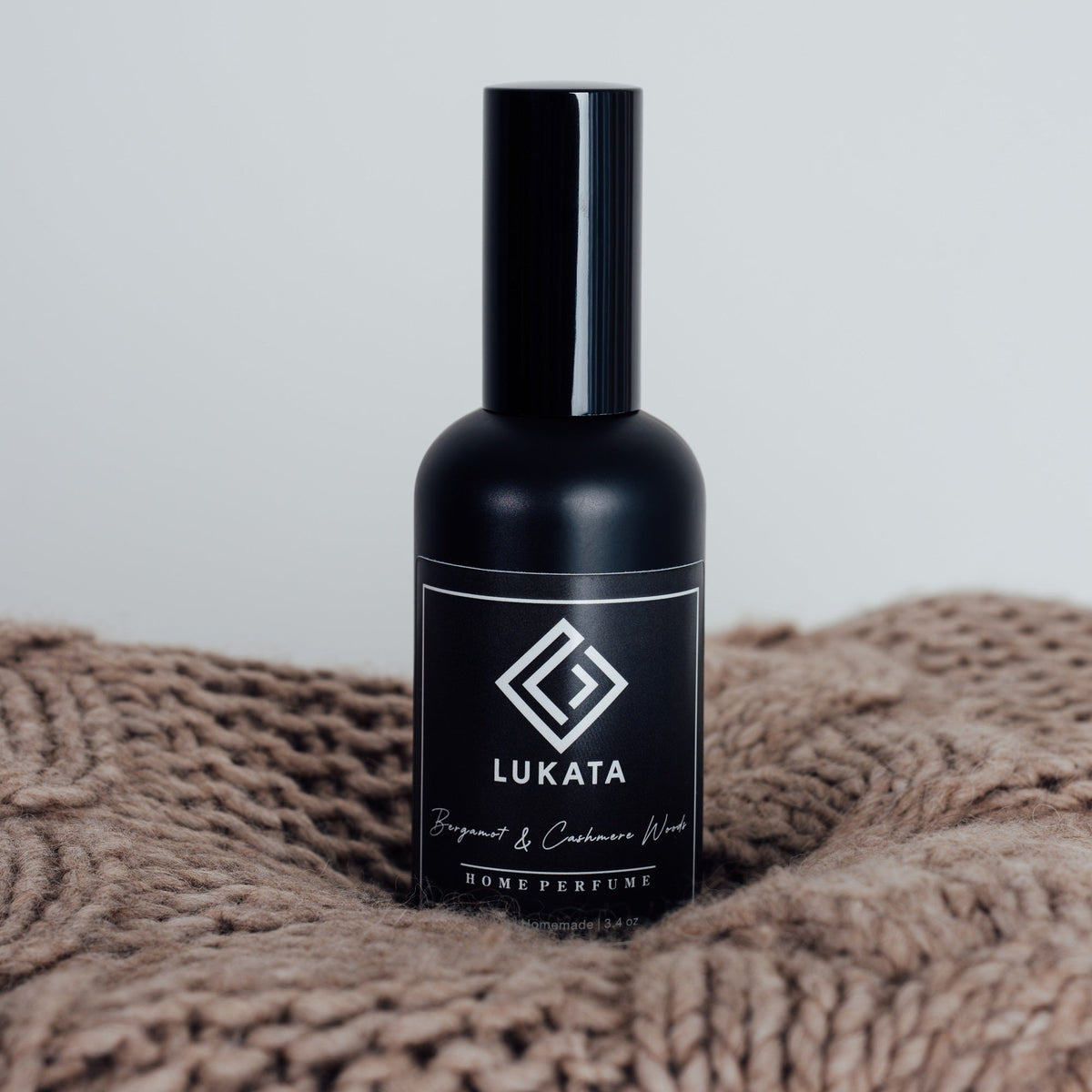 Lukata 100 ml telpu un audumu aromāta aerosols